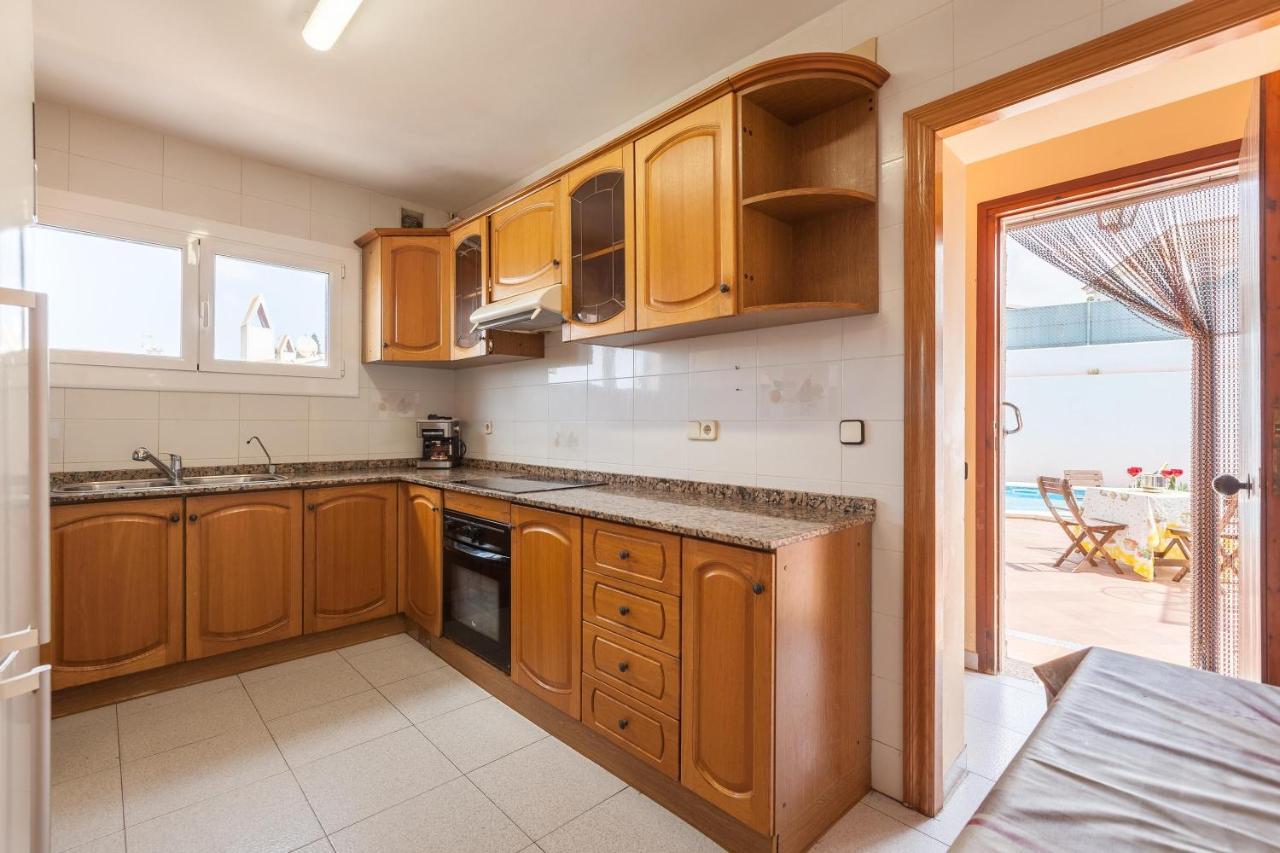 Villa Lilia Vilanova i la Geltrú Exterior foto