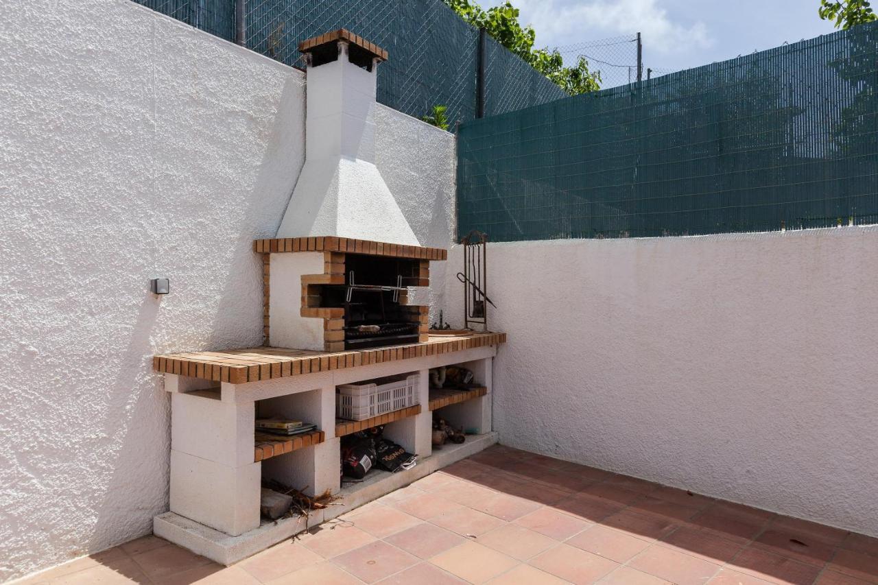 Villa Lilia Vilanova i la Geltrú Exterior foto